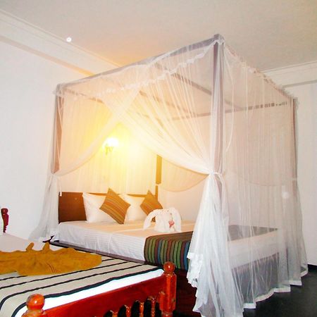 Shanika Beach Inn Tangalle Exterior photo
