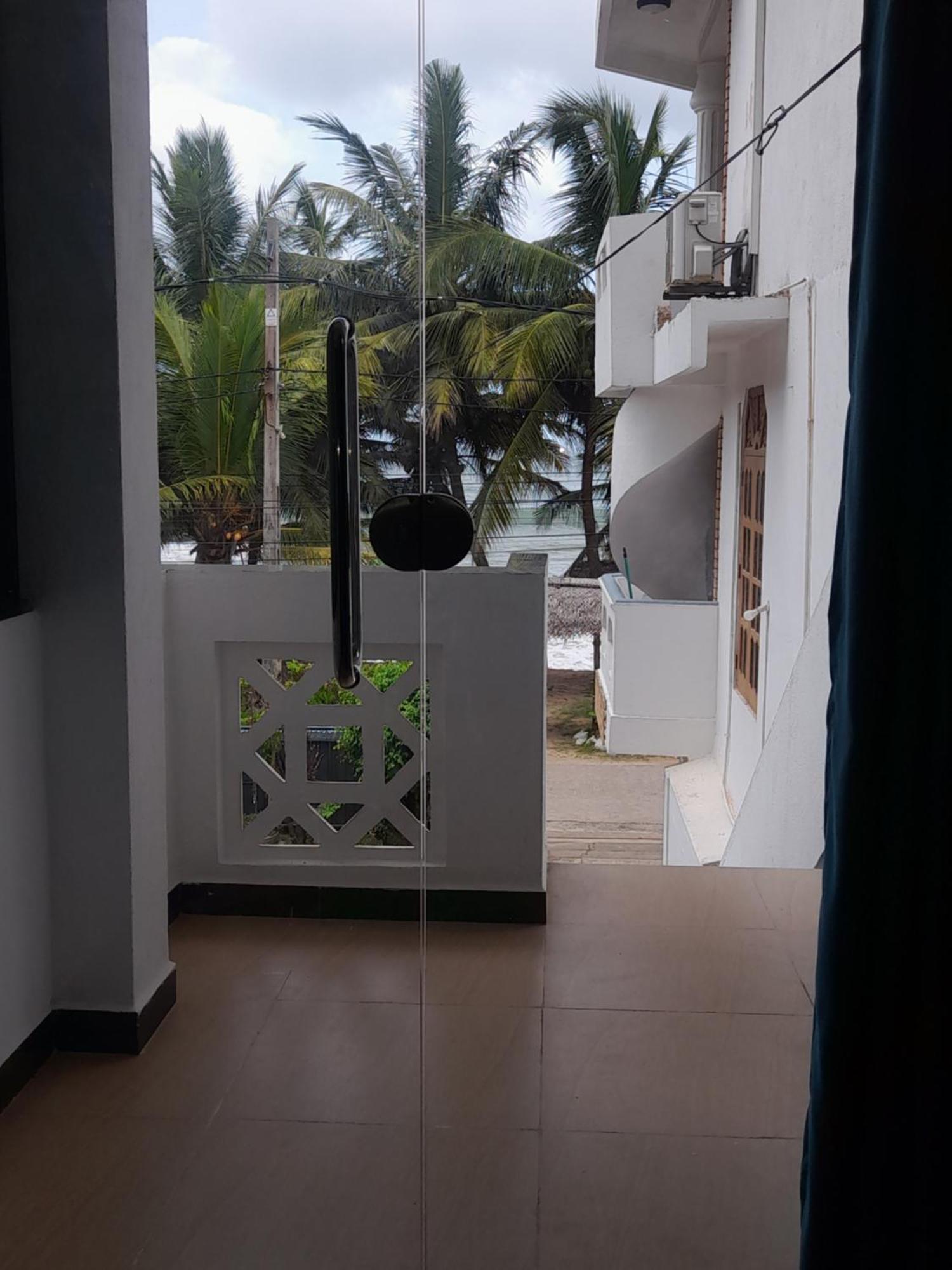Shanika Beach Inn Tangalle Exterior photo
