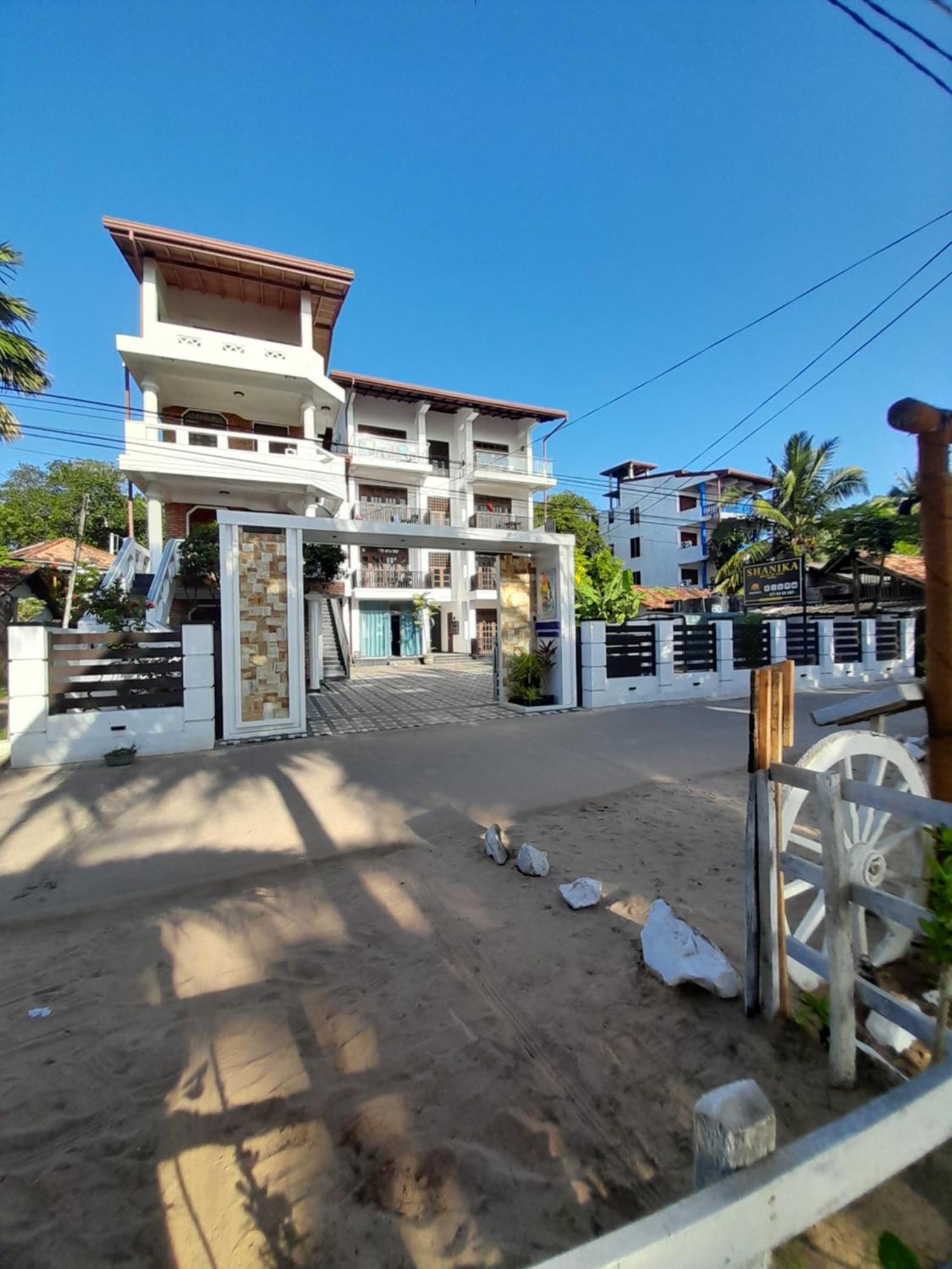Shanika Beach Inn Tangalle Exterior photo