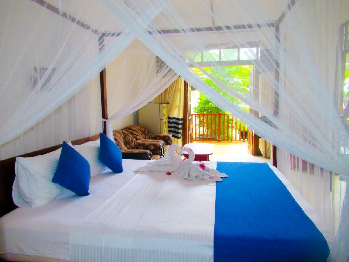 Shanika Beach Inn Tangalle Exterior photo